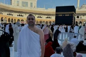 “QAZ-24”lə Məkkəyə getdi