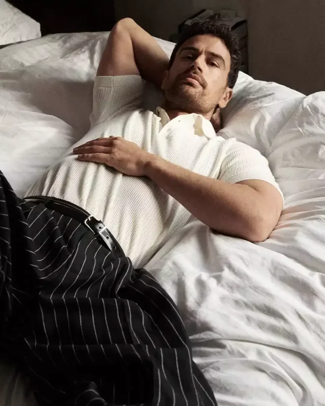 Teo Ceymsdən “Dolce&amp;Gabanna” üçün fotolar