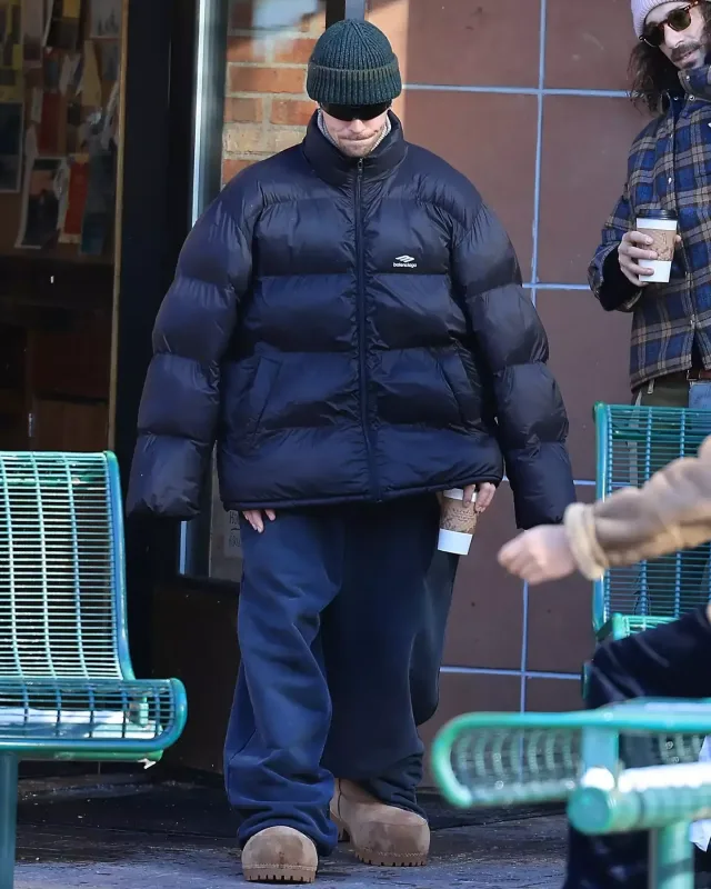 Castin gödəkçəsi ilə gündəmdə