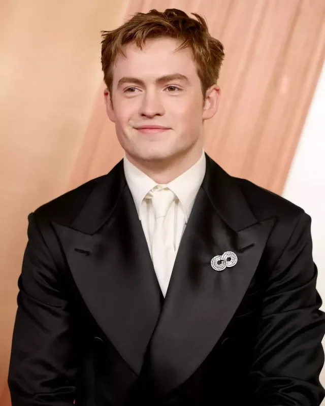 Qırmızı xalıda ulduz keçidi...