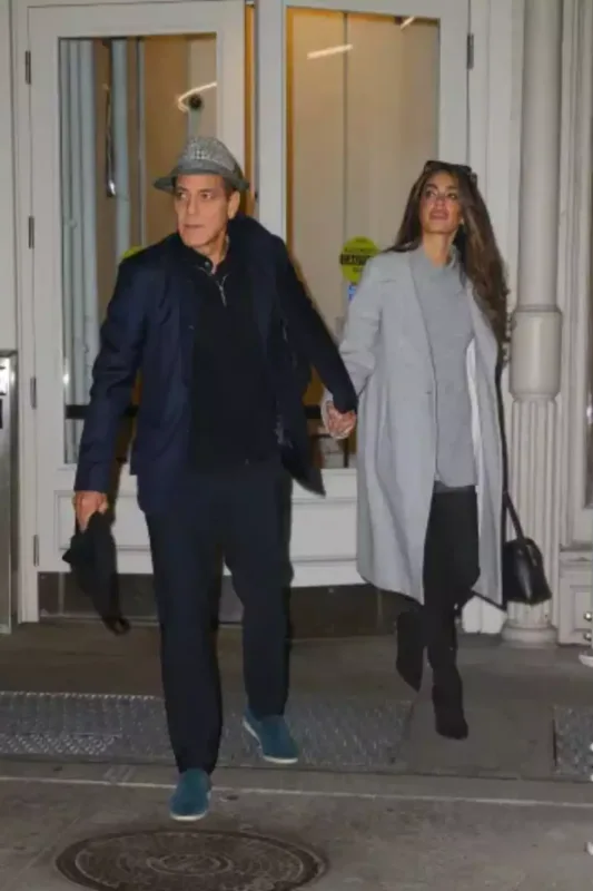 Hollivud aktyoru arvadı ilə küçədə belə görüntüləndi