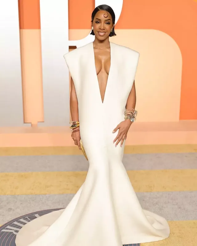 “Oskar-2025”ə yarıçılpaq halda gələn məşhurlar