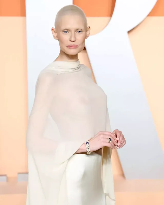 “Oskar-2025”ə yarıçılpaq halda gələn məşhurlar