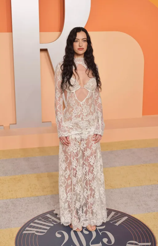 “Oskar-2025”ə yarıçılpaq halda gələn məşhurlar