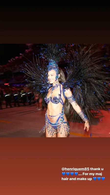 İrina Şeyk Rio-de-Janeyroda karnavalda