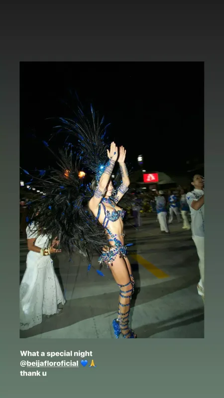 İrina Şeyk Rio-de-Janeyroda karnavalda