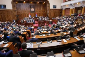 Parlamentdə dava - 2 yaralı