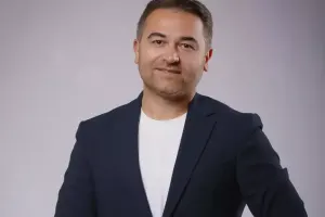 İlkin bu halı ilə təəccübləndirdi