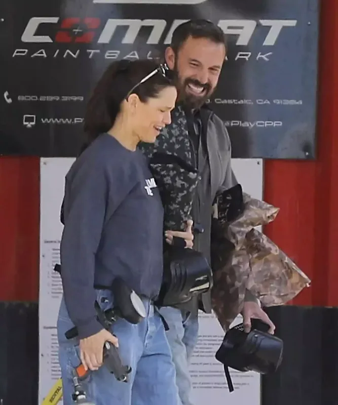 Ben Afflek keçmiş arvadı ilə belə görüntüləndi