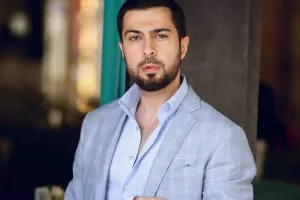 “Şou-biznesdə yoxam, onlarla fikirlərimiz əksdir”