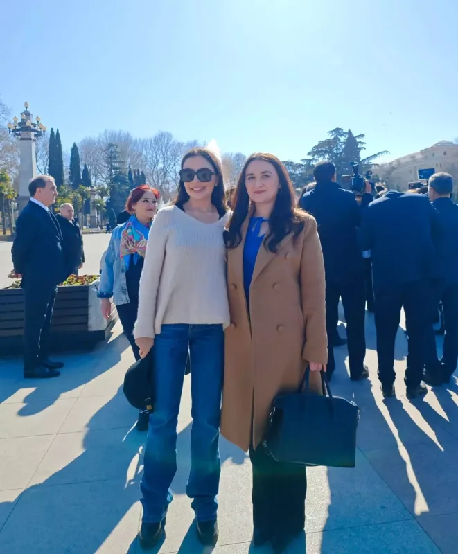 Mehriban Əliyeva qızları ilə Gəncədə - Fotolar