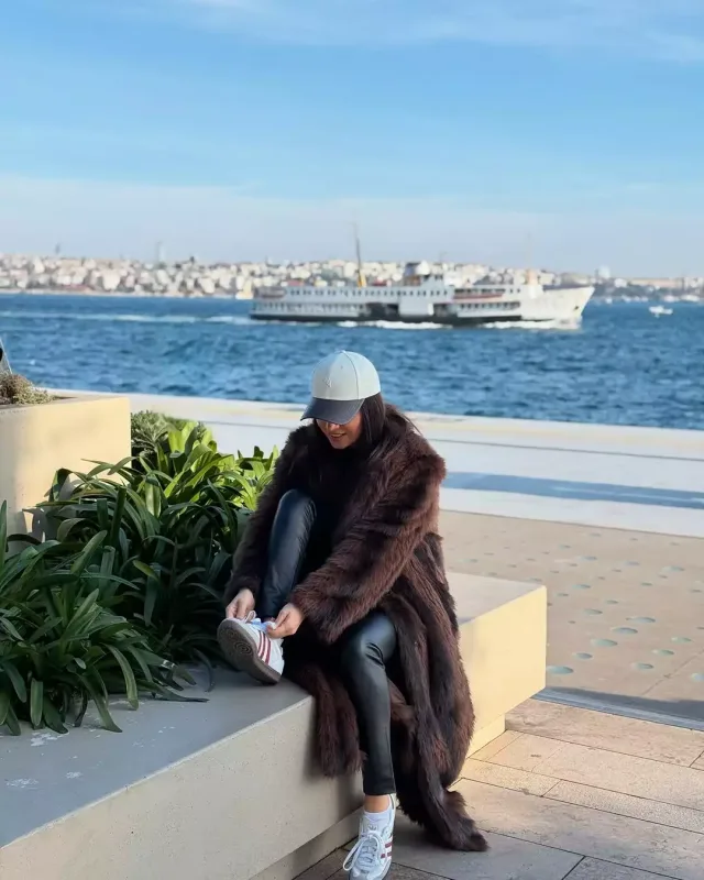 Kəmalədən günəşli havada kürklü fotolar