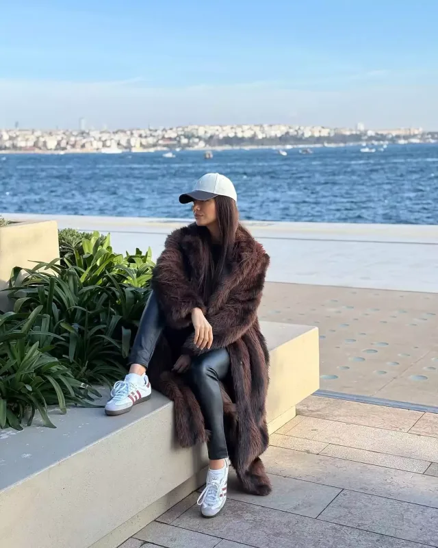 Kəmalədən günəşli havada kürklü fotolar