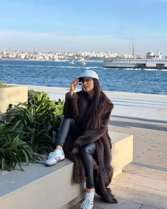 Kəmalədən günəşli havada kürklü fotolar