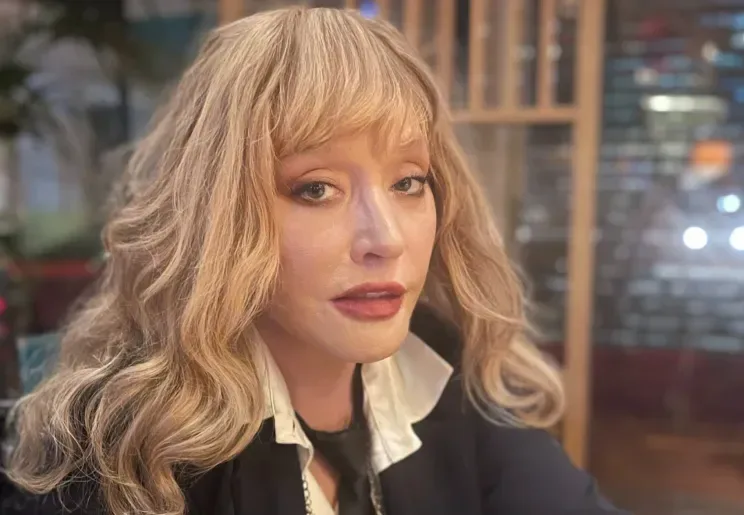 “Mən vətənpərvərəm, siz həyasızsınız” - Puqaçova jurnalistlə dalaşdı!