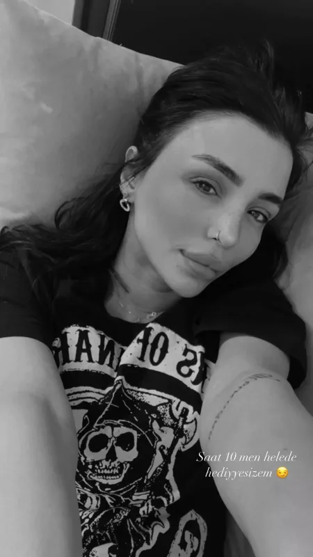 “Hələ də hədiyyəsizəm” - Renka