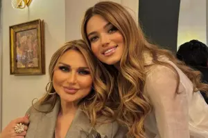 Mələkxanım Eyubova qızı ilə…