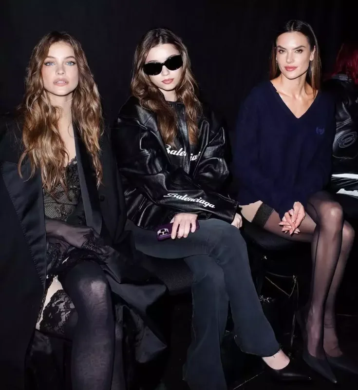 Afra Saraçoğlu dünyaca məşhur modellərlə!