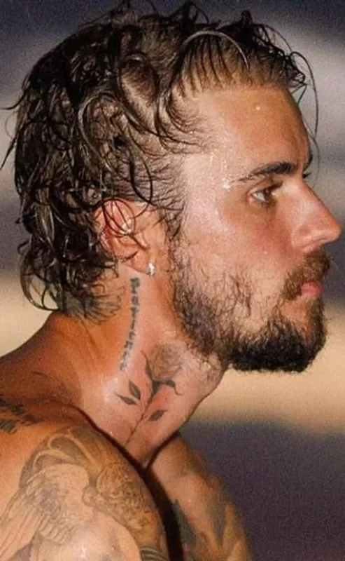 Castinin başına saç əkdirdiyi üzə çıxdı