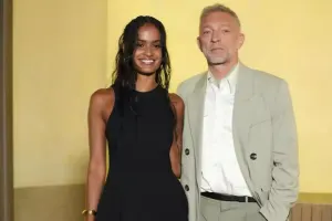 Məşhur ər-arvad çimərlikdə belə görüntüləndi