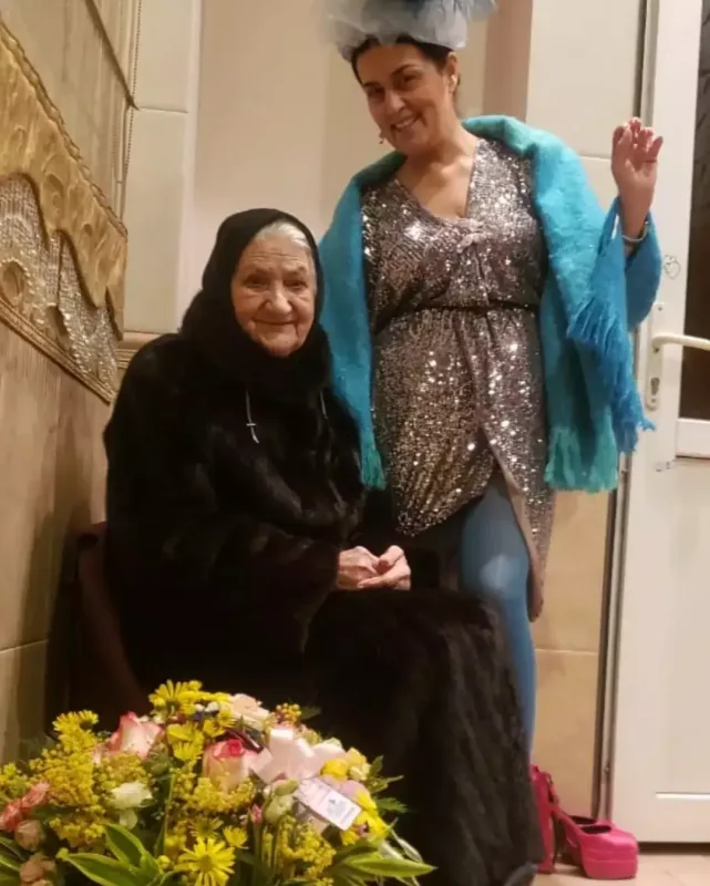 Məşhurların zərgəri dünyasını dəyişdi