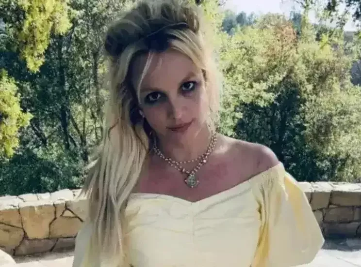 Britni Spirs uzun müddət sonra ilk dəfə kiçik oğlu ilə görüşdü