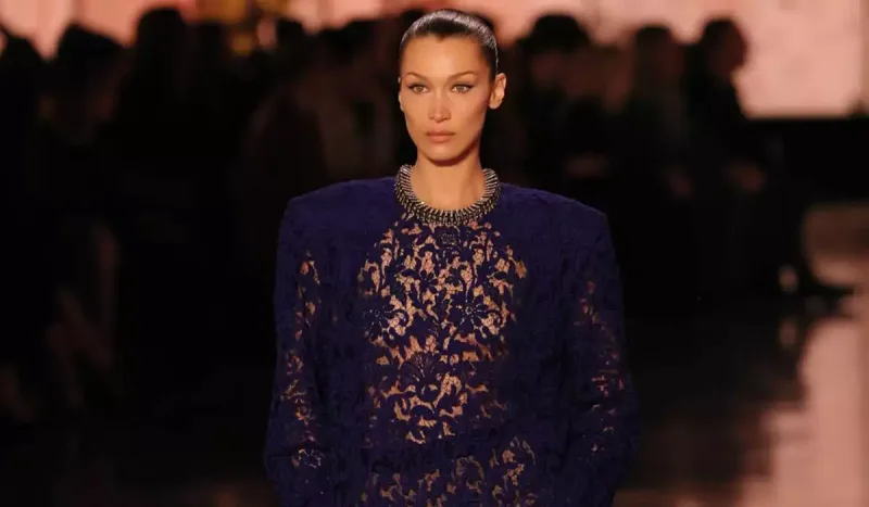 Bir il fasilədən sonra yenidən podiumda