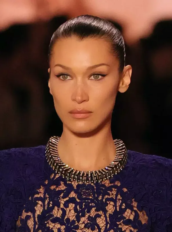 Bir il fasilədən sonra yenidən podiumda