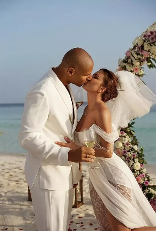 Ani Lorak gizli ərə getdi
