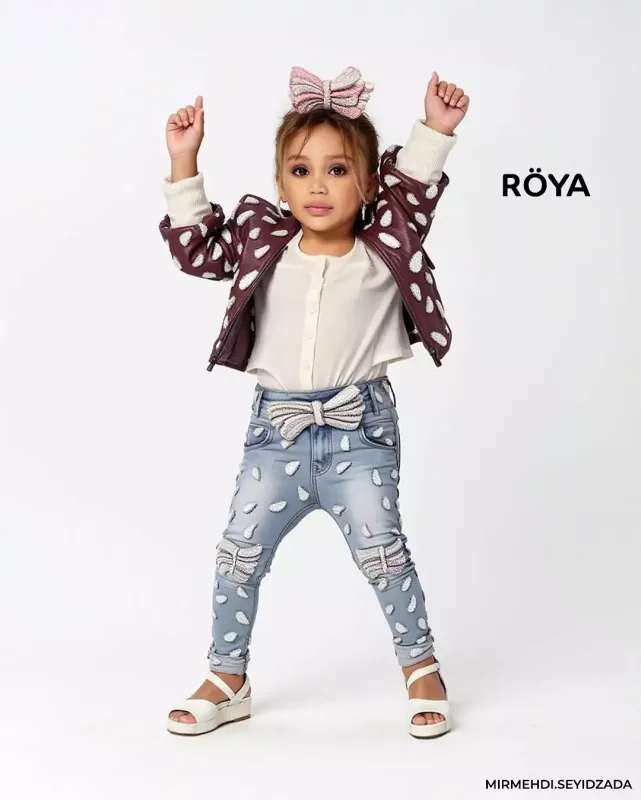 Məşhurların süni intellektlə uşaqlığı