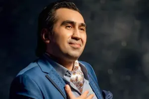 Elton müəllim olmaq istəyir