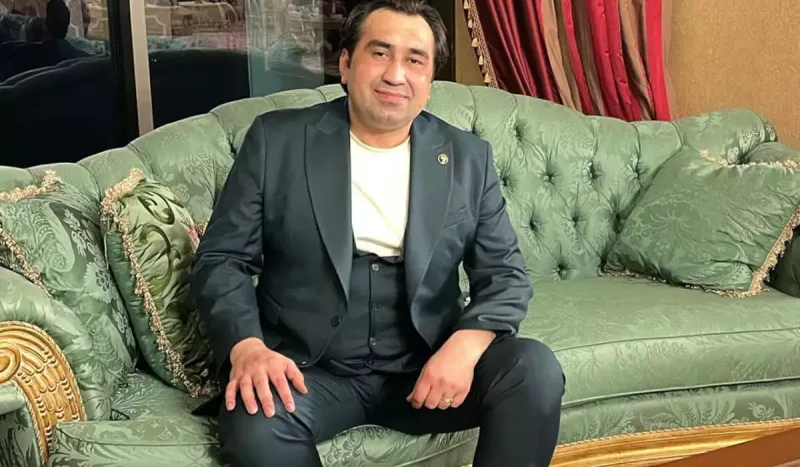 Elton müəllim olmaq istəyir