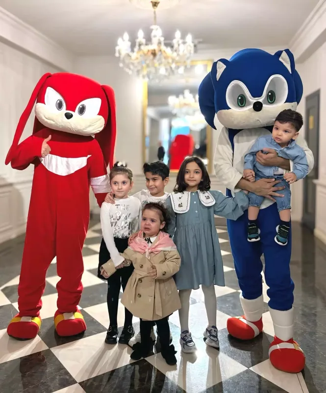İlkin qızına ad günü etdi