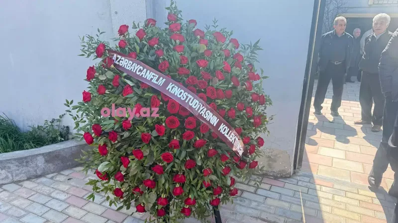 Nazirlik Xalq artisti ilə vidaya əklil göndərdi