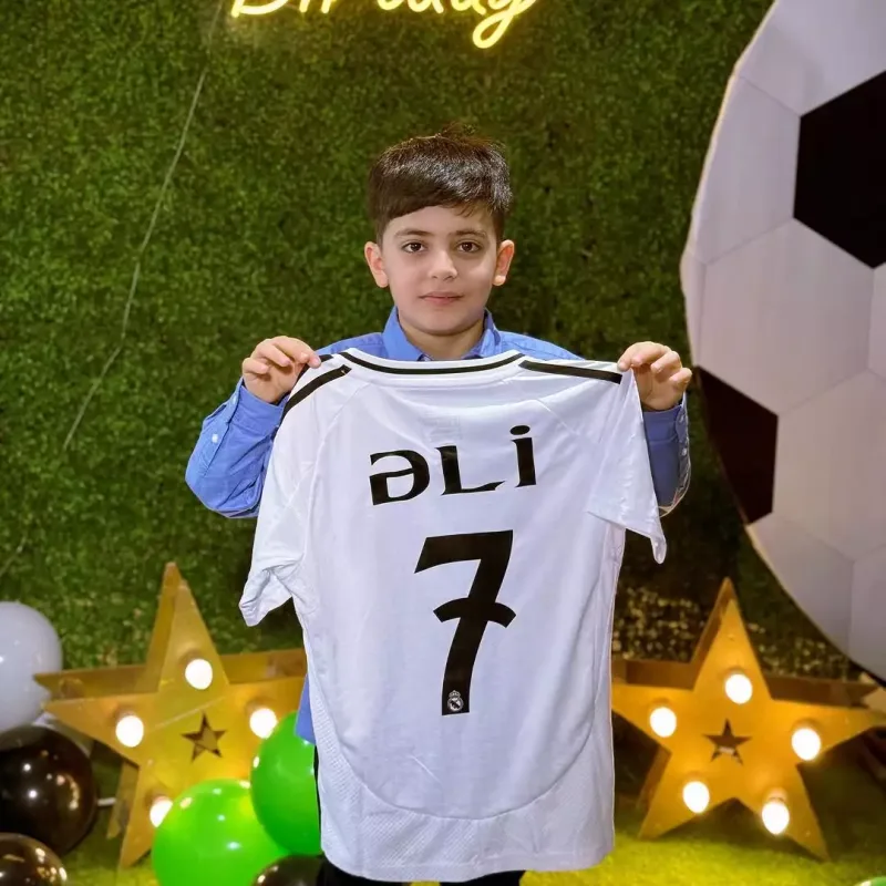 Şəbnəm oğluna ad günü keçirdi