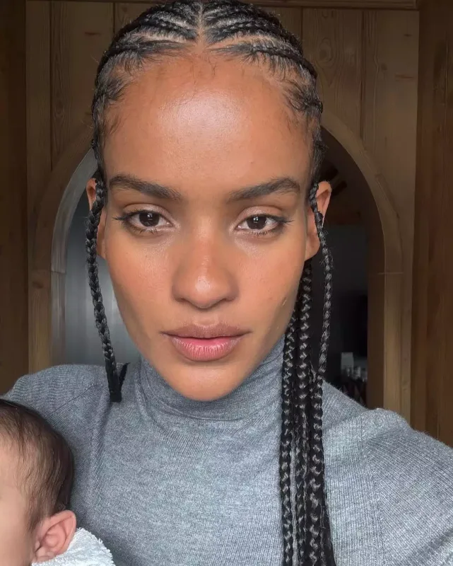 Vinsent Kassel sevgilisi və oğlu ilə belə dincəlir