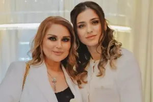 Mələkxanım Eyubova ilk dəfə böyük qızı ilə…