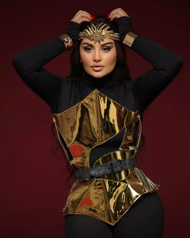 Şəbnəmdən qəribə fotosessiya