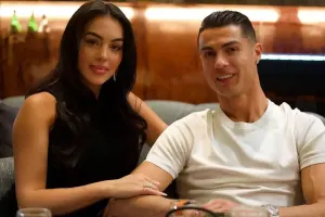 Ronaldo Corcina ilə niyə evlənmir?