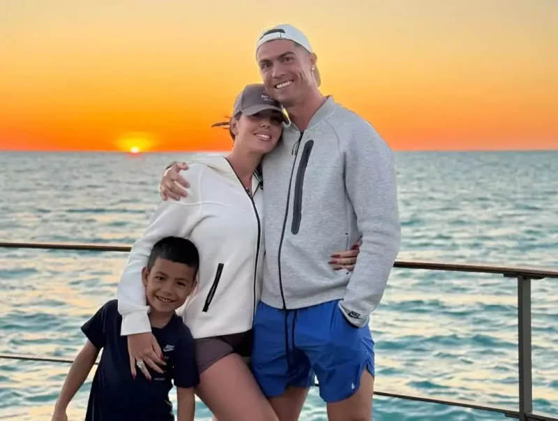 Ronaldo Corcina ilə niyə evlənmir?