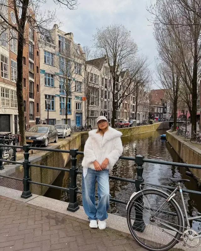 Ayselin Amsterdam gəzintisi