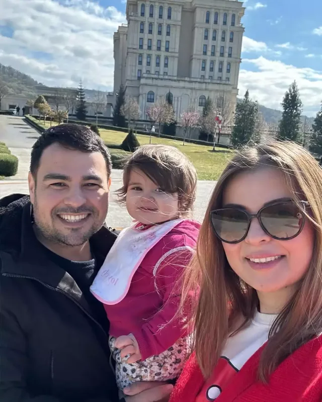 Sevda ilk dəfə qızının üzünü göstərdi