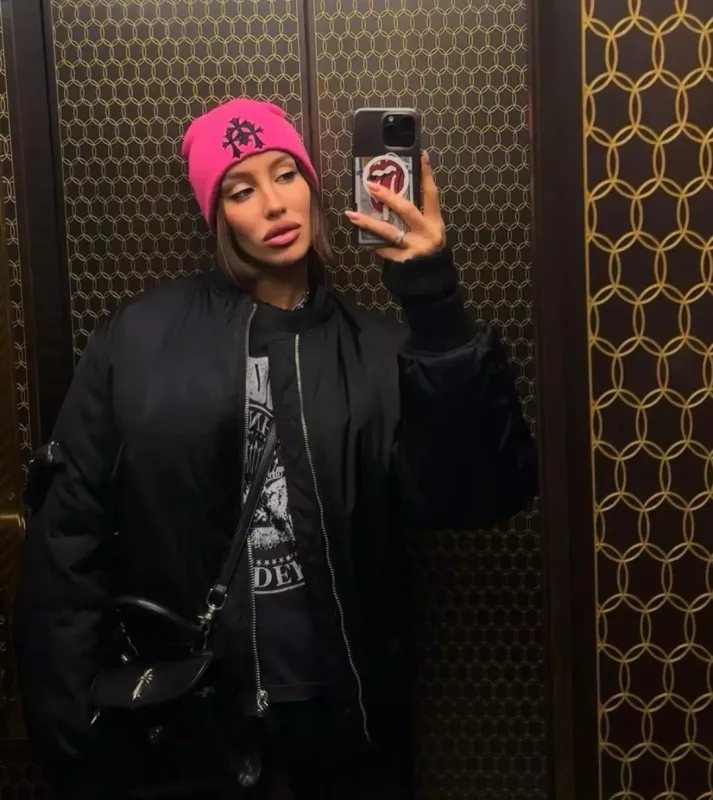 Sevgilisini Moskvada qoyan Timati uşaqları ilə Əbu-Dabiyə tətilə getdi