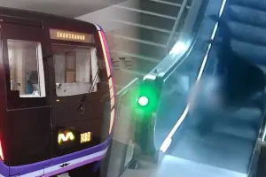 Metroda bu düyməni sıxmayın! - VİDEO
