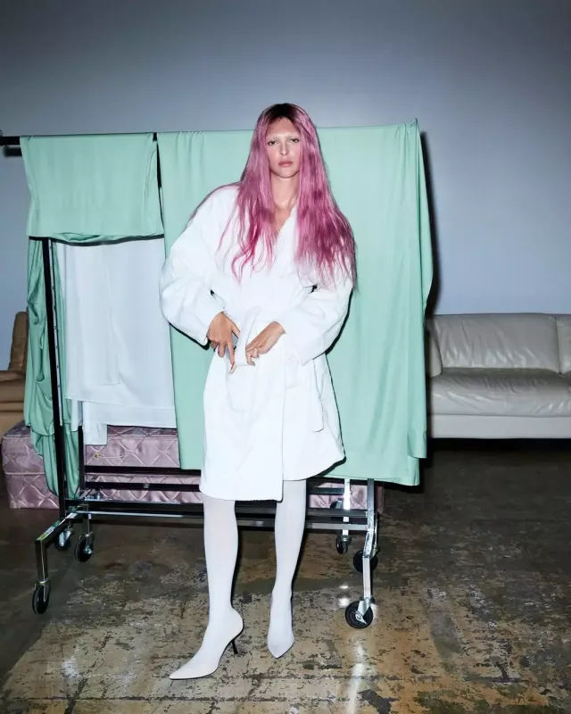 Di Kaprionun sevgilisindən yarıçılpaq pozalar