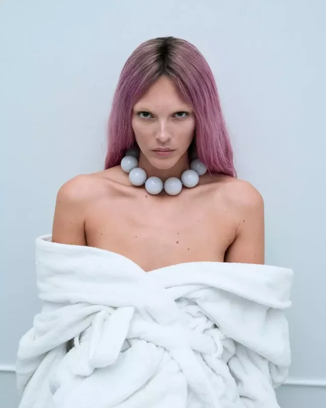 Di Kaprionun sevgilisindən yarıçılpaq pozalar