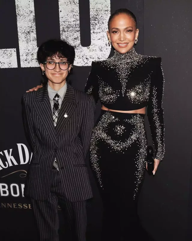 CeyLo qala gecəyə qızı ilə gəldi