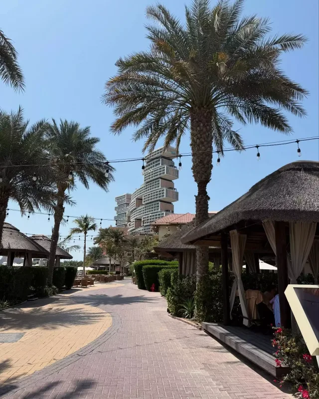 Zamiqin ailəsi ilə Dubay tətili