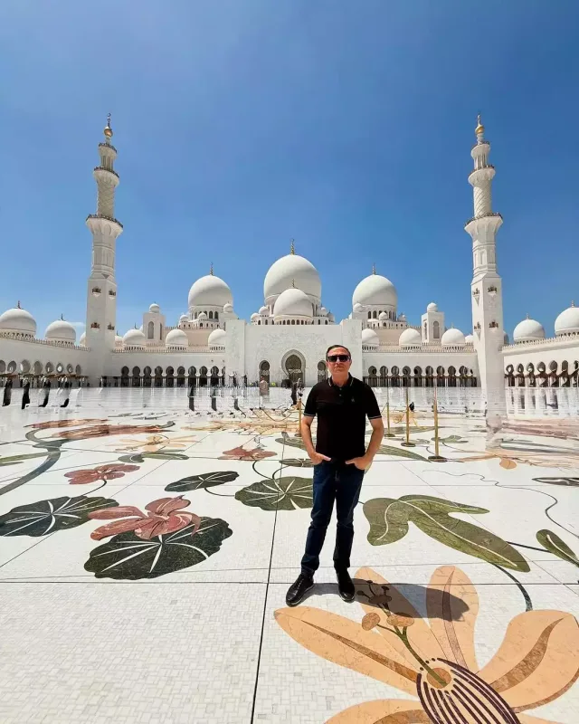 Mənsum İbrahimov Şeyx Zayed məscidində