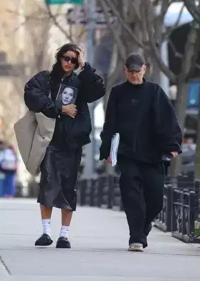 İrina Şeyk Nyu-York küçələrində...